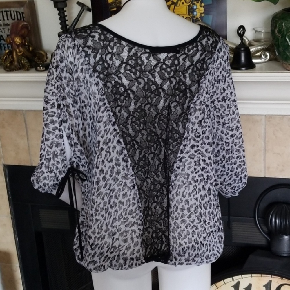 🚫SOLD🚫MAURISES BLOUSE - Picture 3 of 4